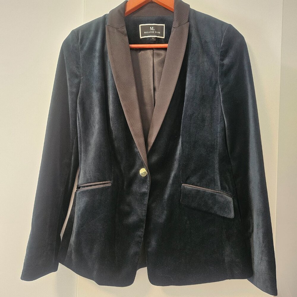 Melanie Lyne one button velvet collared blazer
